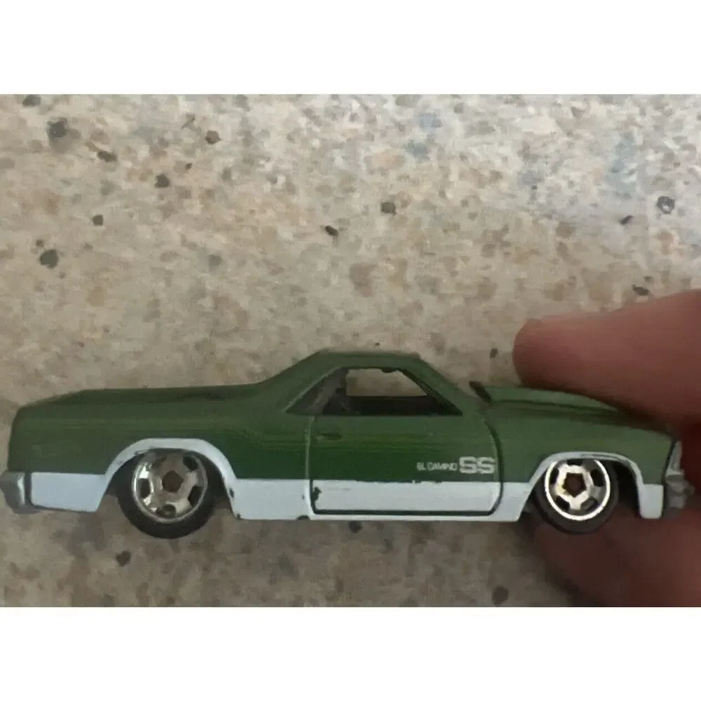 5 07-‘17 Hot Wheels El Camino Porsche 911 Aston Martin Dodge Charger Lamborghini